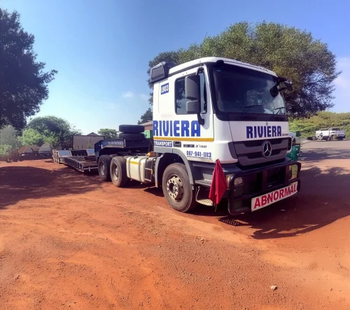 Mercedes Truck with Stepdeck Trailer